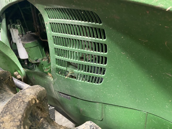 2004 John Deere 7820 Tractor