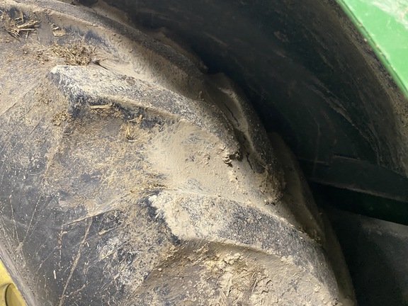 2004 John Deere 7820 Tractor