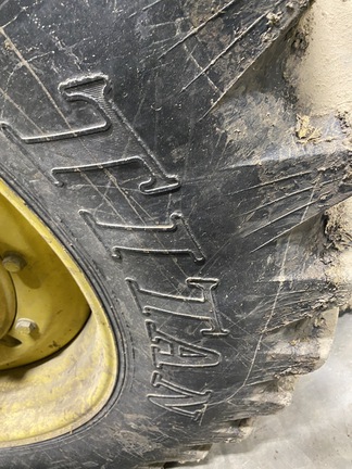 2004 John Deere 7820 Tractor