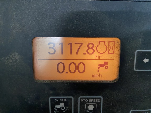 2004 John Deere 7820 Tractor