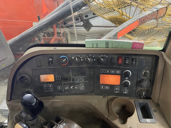 2004 John Deere 7820 Tractor