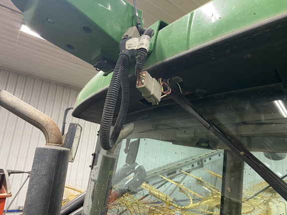 2004 John Deere 7820 Tractor