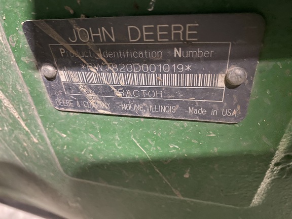 2004 John Deere 7820 Tractor