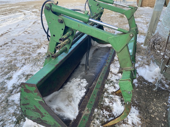 2004 John Deere 7820 Tractor