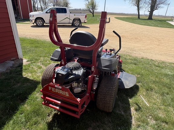 2024 Ferris ISX800 27 Mower/Zero Turn