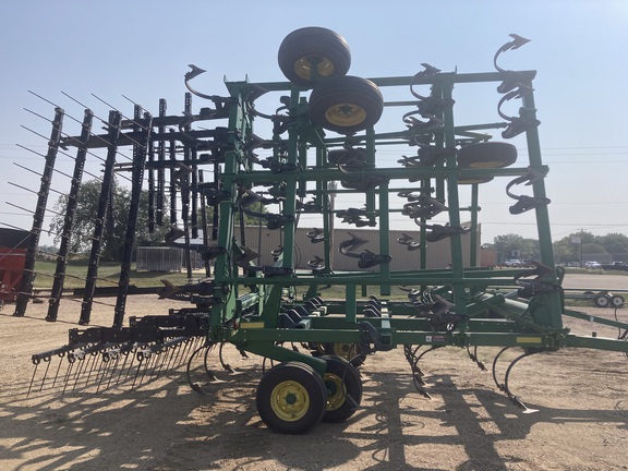 2008 John Deere 2210 Field Cultivator