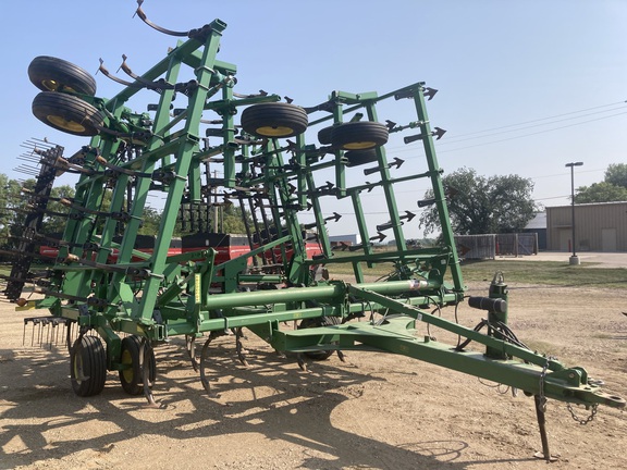 2008 John Deere 2210 Field Cultivator