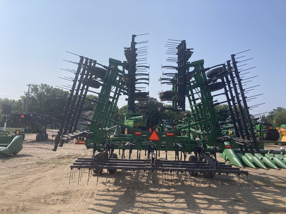 2008 John Deere 2210 Field Cultivator