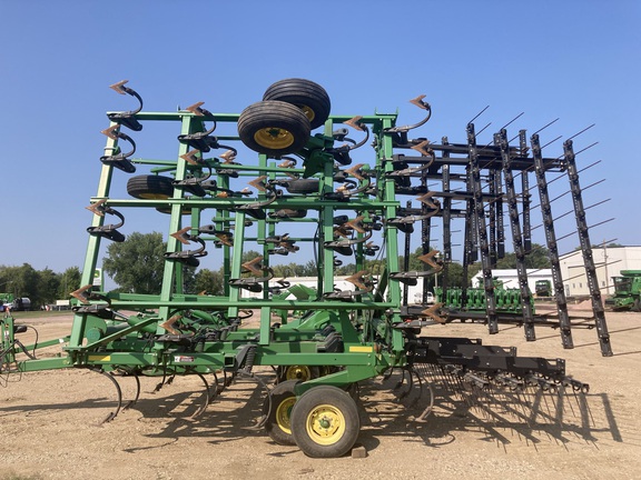 2008 John Deere 2210 Field Cultivator