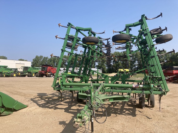 2008 John Deere 2210 Field Cultivator