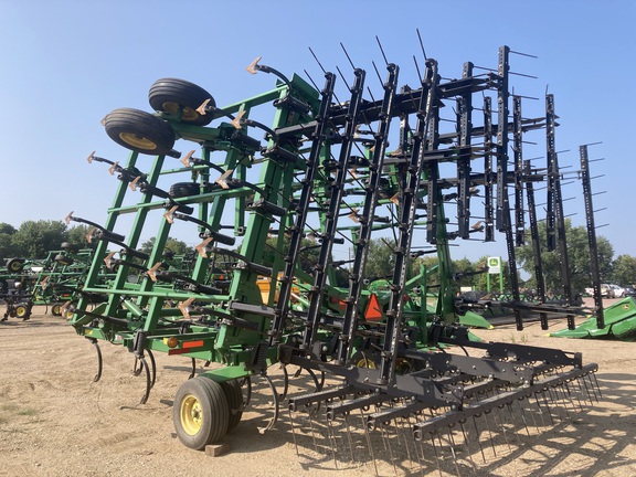 2008 John Deere 2210 Field Cultivator