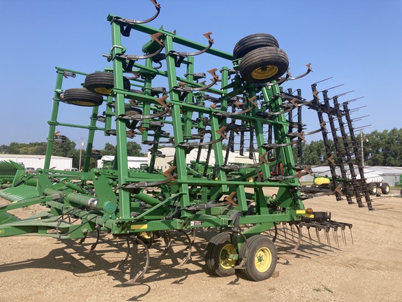 2008 John Deere 2210 Field Cultivator