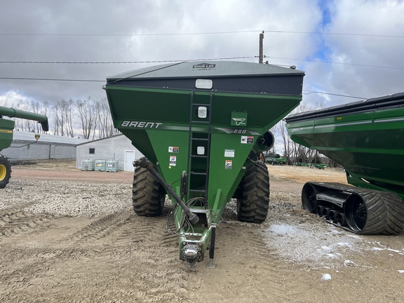 2008 Brent 880 Grain Cart