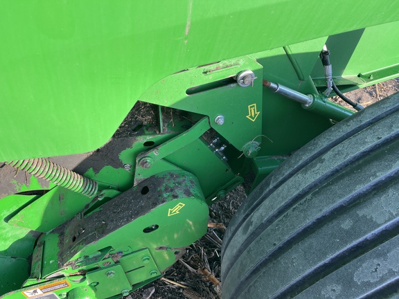 2023 John Deere 560M Baler/Round