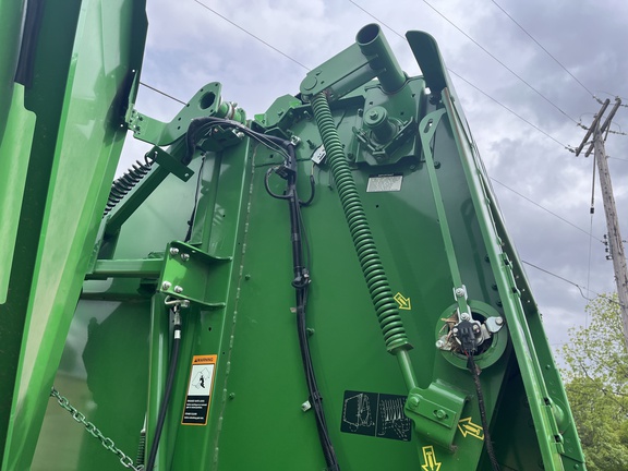 2023 John Deere 560M Baler/Round