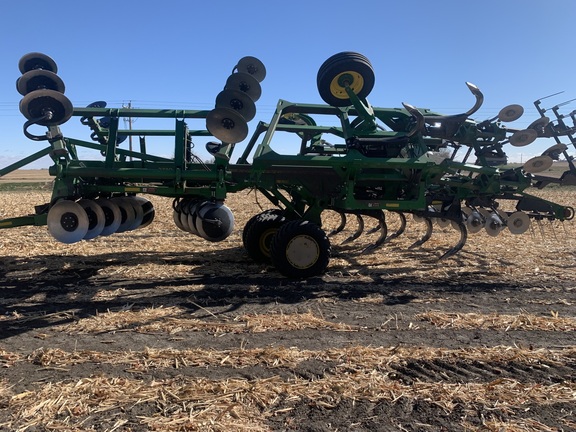 2021 John Deere 2730 Disk Ripper