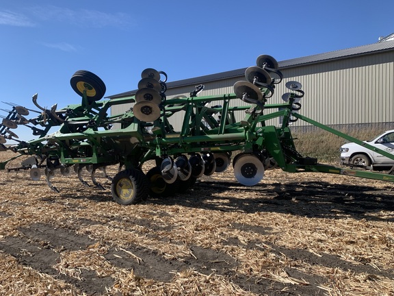 2021 John Deere 2730 Disk Ripper