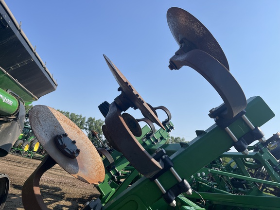 2021 John Deere 2730 Disk Ripper