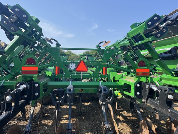 2021 John Deere 2730 Disk Ripper