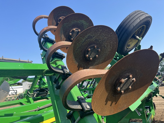 2021 John Deere 2730 Disk Ripper