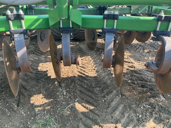 2021 John Deere 2730 Disk Ripper