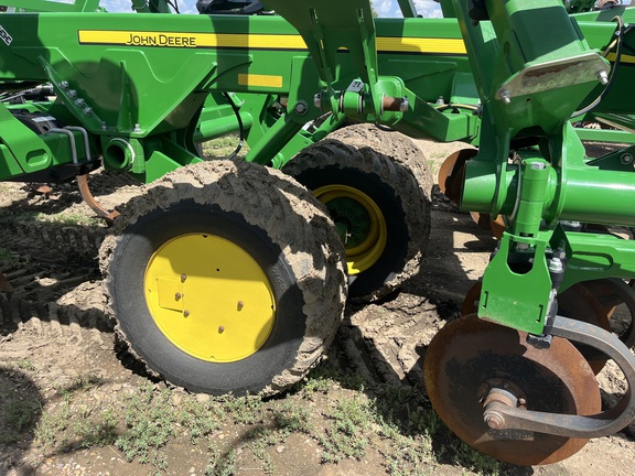 2021 John Deere 2730 Disk Ripper