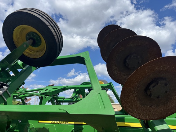 2021 John Deere 2730 Disk Ripper