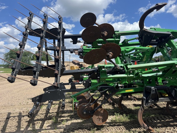 2021 John Deere 2730 Disk Ripper