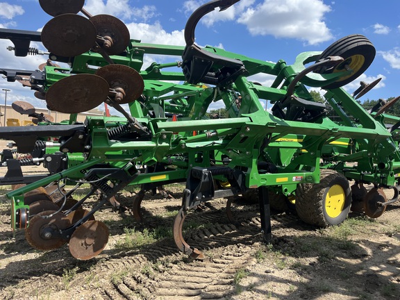 2021 John Deere 2730 Disk Ripper