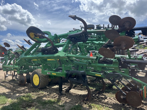 2021 John Deere 2730 Disk Ripper