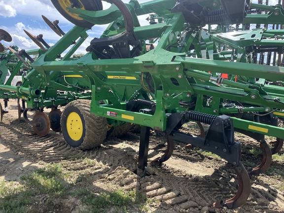 2021 John Deere 2730 Disk Ripper