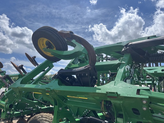 2021 John Deere 2730 Disk Ripper