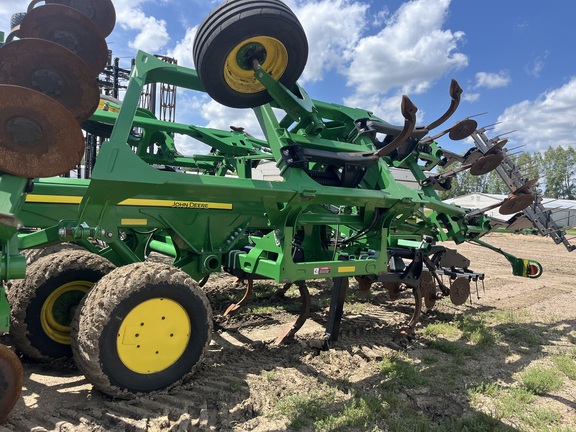 2021 John Deere 2730 Disk Ripper