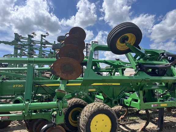 2021 John Deere 2730 Disk Ripper