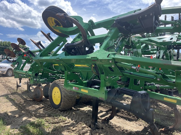 2021 John Deere 2730 Disk Ripper