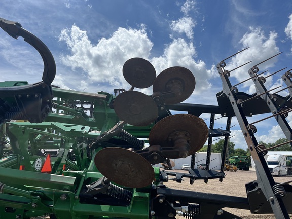 2021 John Deere 2730 Disk Ripper