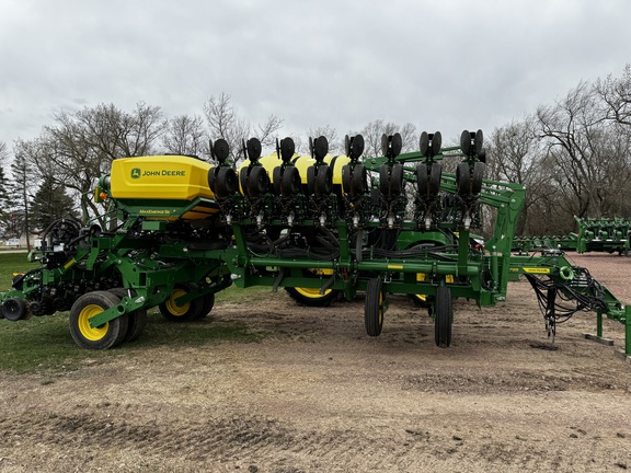 2022 John Deere 1795 Planter