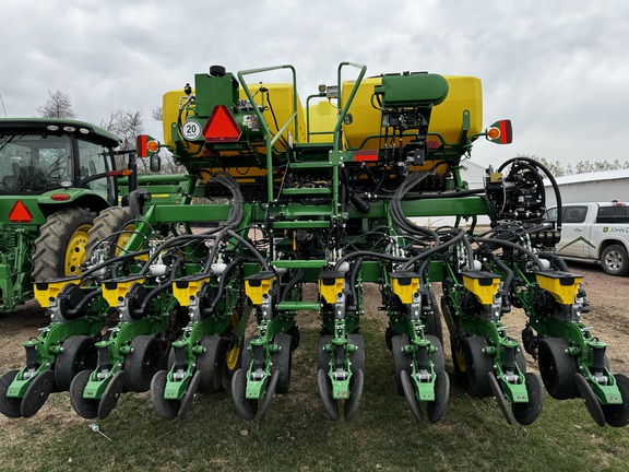 2022 John Deere 1795 Planter