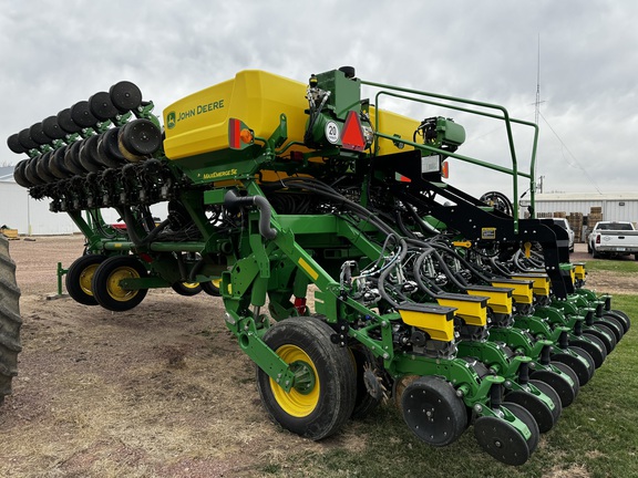 2022 John Deere 1795 Planter