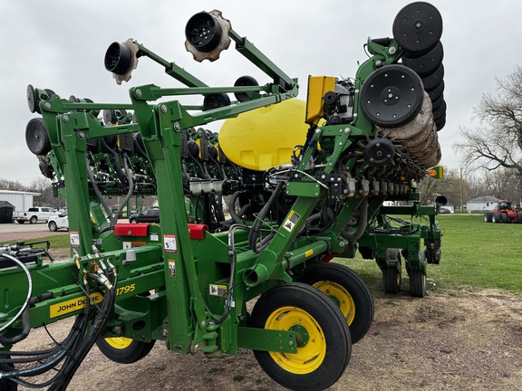 2022 John Deere 1795 Planter