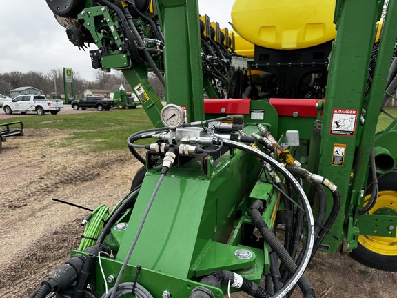 2022 John Deere 1795 Planter