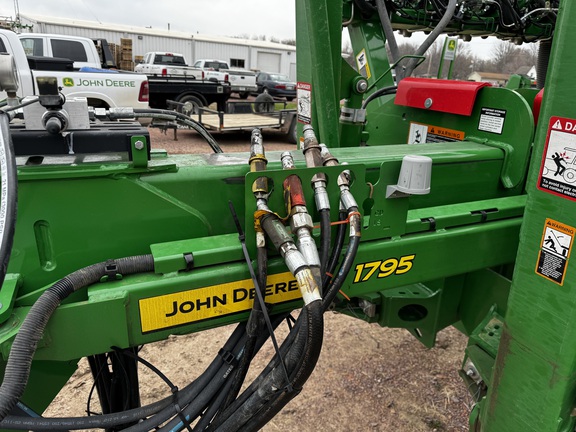 2022 John Deere 1795 Planter