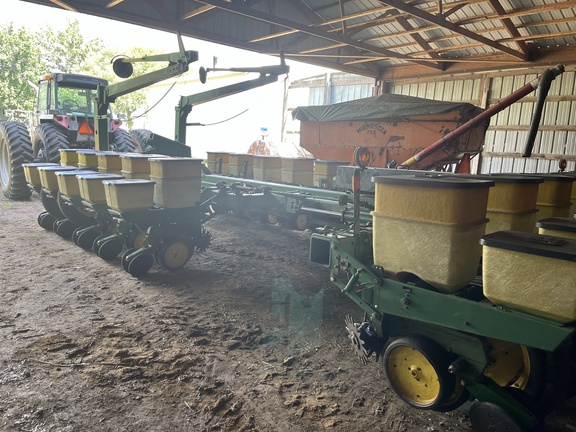 John Deere 7000 Planter