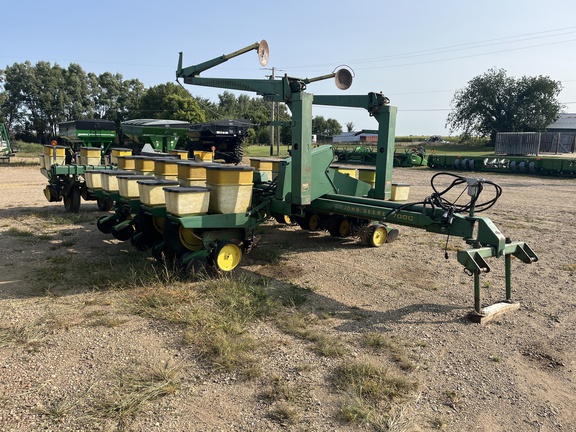 John Deere 7000 Planter