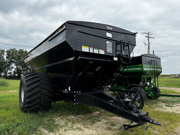 2023 Brandt 1120XT Grain Cart