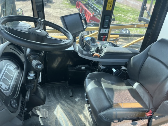2018 RoGator RG1300C Sprayer/High Clearance