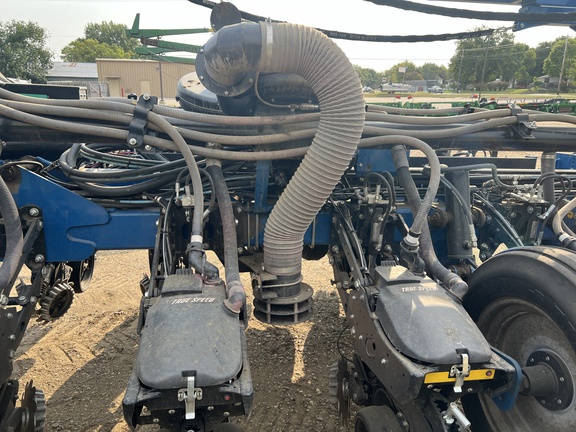 2022 Kinze 4905 Planter