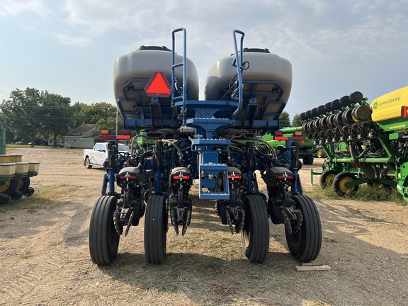 2022 Kinze 4905 Planter