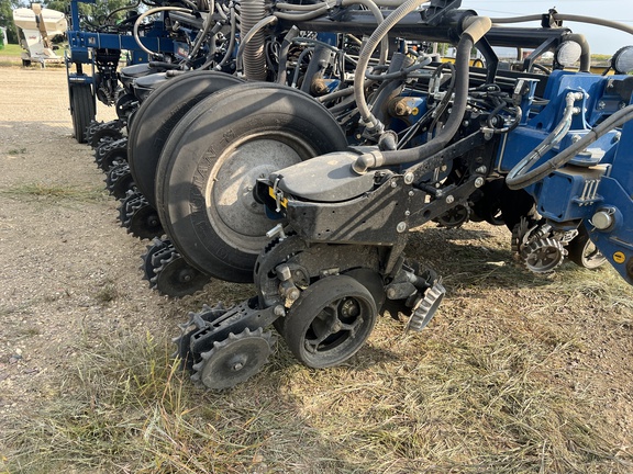 2022 Kinze 4905 Planter