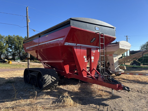 2017 Brent 1082 Grain Cart